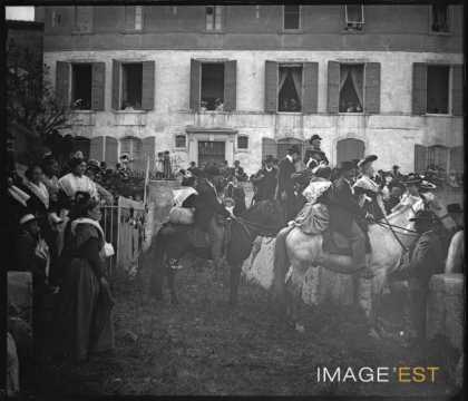 Groupe de cavaliers (Arles)